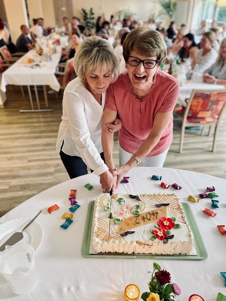 Seniorenzentrum wird 40+2